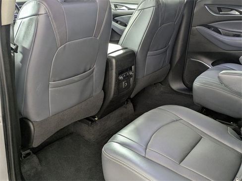 Used 2018 Buick Enclave Essence image 26