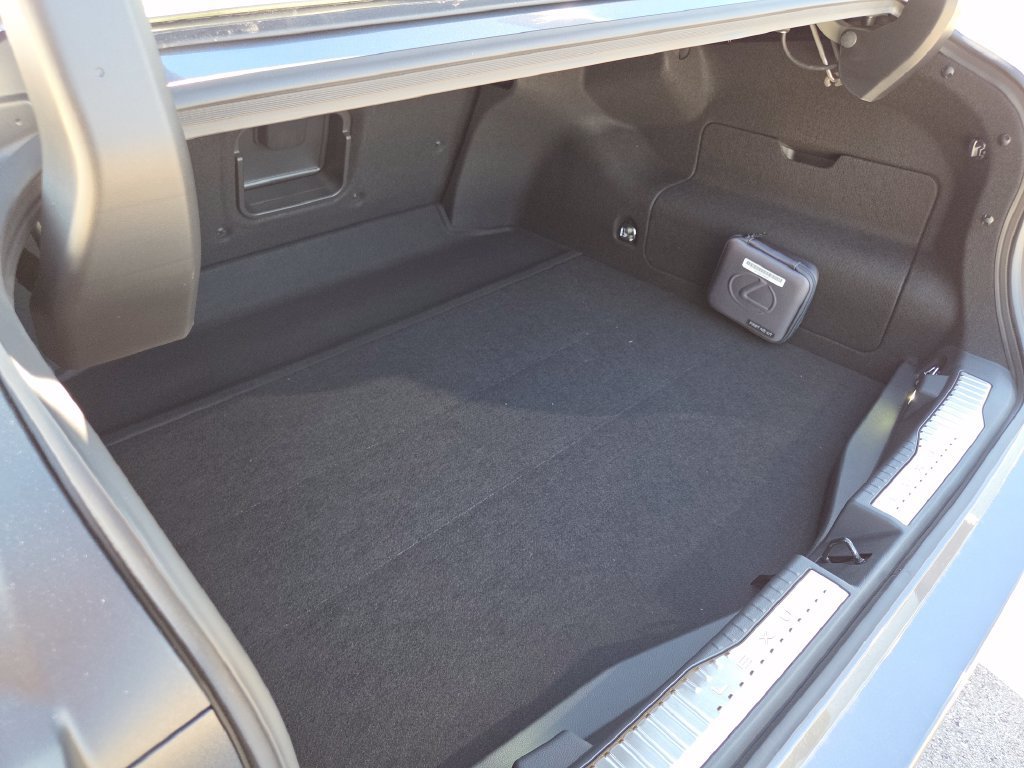 New 2026 Lexus ES 350h w/ Cold Area Package FWD image 32