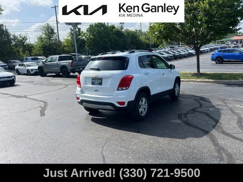 Used 2017 Chevrolet Trax LT w/ LT Convenience Package AWD/4WD image 5