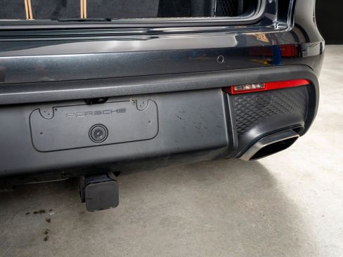 Certified 2025 Porsche Macan AWD/4WD image 15