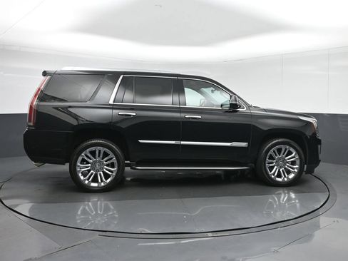 Used 2020 Cadillac Escalade Luxury w/ LPO, Radiant Package AWD/4WD image 8
