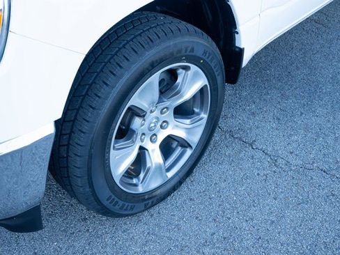 Used 2024 RAM 1500 Laramie image 9