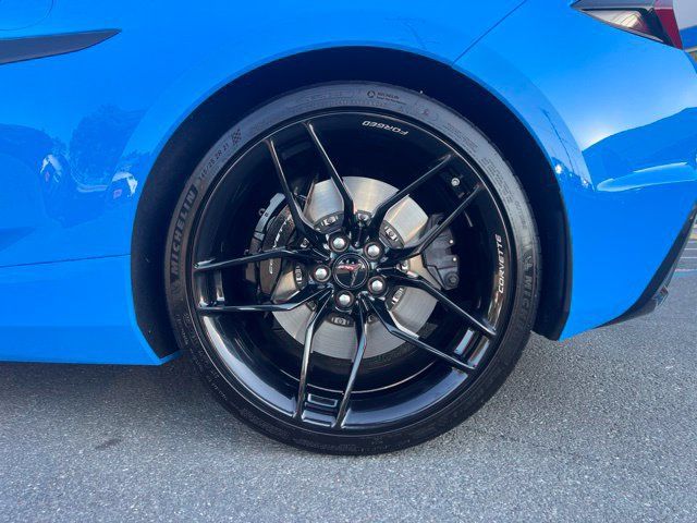 Used 2025 Chevrolet Corvette Z06 RWD image 15