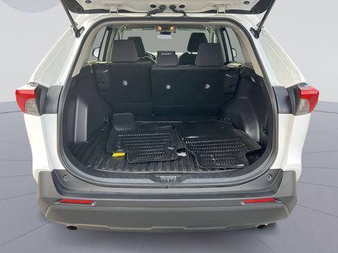 Used 2021 Toyota RAV4 LE image 23