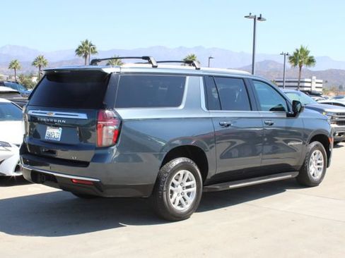 Used 2021 Chevrolet Suburban LT AWD/4WD image 21