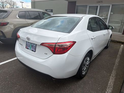 Used 2019 Toyota Corolla LE image 4
