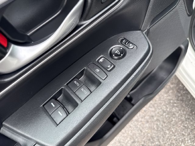 Used 2018 Honda CR-V Touring image 11
