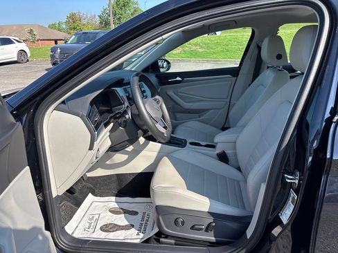 Used 2024 Volkswagen Jetta SE w/ Panoramic Sunroof Package FWD image 14