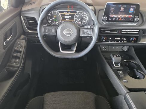 Used 2023 Nissan Rogue SV FWD image 8