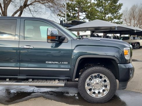 Used 2018 GMC Sierra 2500 Denali w/ Duramax Plus Package image 6