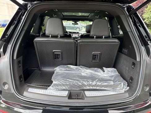 Certified 2024 Cadillac XT6 Premium Luxury w/ LPO, Floor Liner Package AWD/4WD image 25