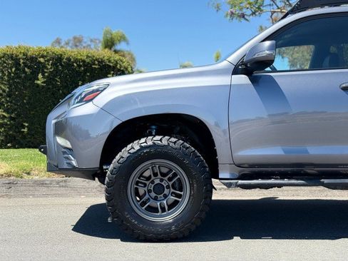 Used 2021 Lexus GX 460 Premium AWD/4WD image 3
