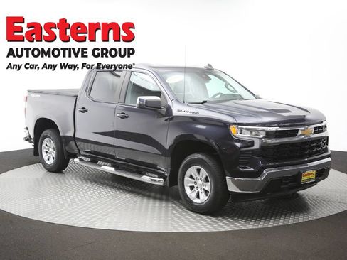 Used 2022 Chevrolet Silverado 1500 LT w/ Convenience Package II AWD/4WD image 49