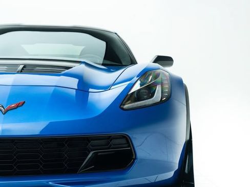 Used 2015 Chevrolet Corvette Z06 w/ 3LZ Preferred Equipment Group RWD image 7