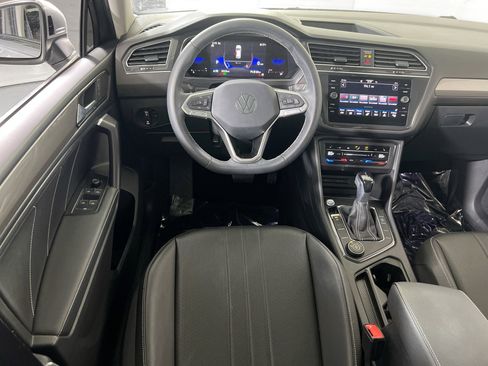 Used 2023 Volkswagen Tiguan SE image 22