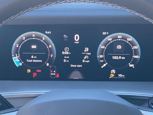 New 2026 Volkswagen Tiguan SE FWD image 27