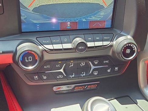 Used 2017 Chevrolet Corvette Z06 w/ Z07 Performance Package RWD image 28
