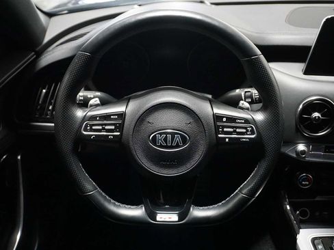 Used 2021 Kia Stinger GT2 image 19