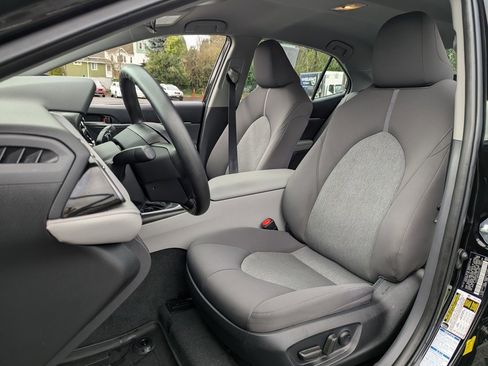 Used 2023 Toyota Camry LE image 22