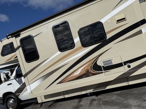 Used 2016 Ford E-450 and Econoline 450 Super Duty w/ Motorhome Prep Package image 12