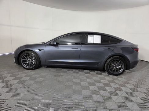 Used 2023 Tesla Model 3 Standard Range image 10