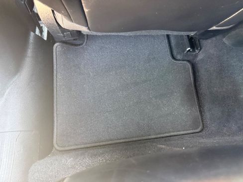 Used 2015 Chrysler 200 C FWD image 27