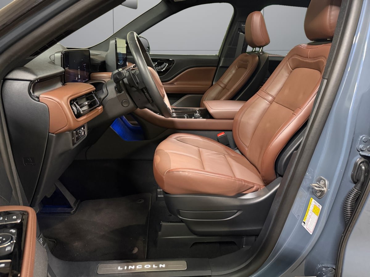 Used 2026 Lincoln Aviator Reserve w/ Illumination Package RWD image 10