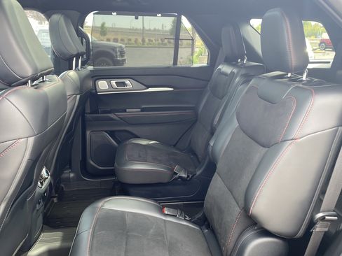 Certified 2025 Ford Explorer ST image 11
