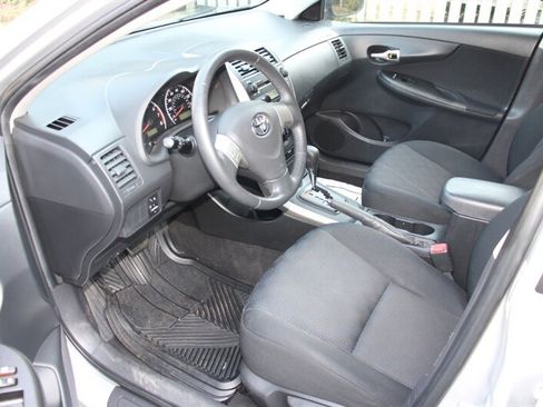 Used 2009 Toyota Corolla S w/ Sport Pkg FWD image 5