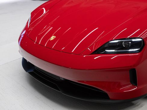 Certified 2025 Porsche Taycan RWD image 33