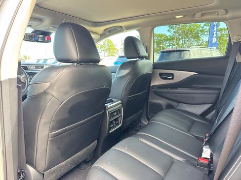 Used 2022 Nissan Murano SL w/ SL Moonroof Package image 15