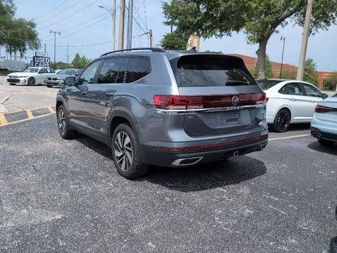 Used 2024 Volkswagen Atlas SE AWD/4WD image 4