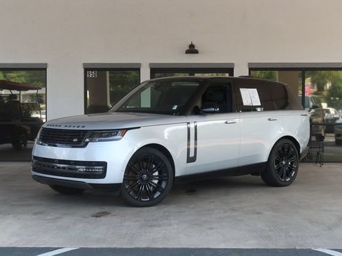 Used 2025 Land Rover Range Rover SE AWD/4WD image 1