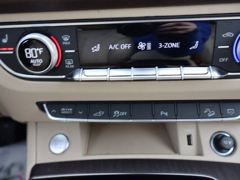 Used 2023 Audi Q5 e Premium Plus w/ Premium Plus Package image 14