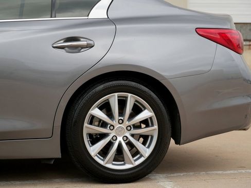 Used 2015 INFINITI Q50 Premium w/ Navigation Package RWD image 24