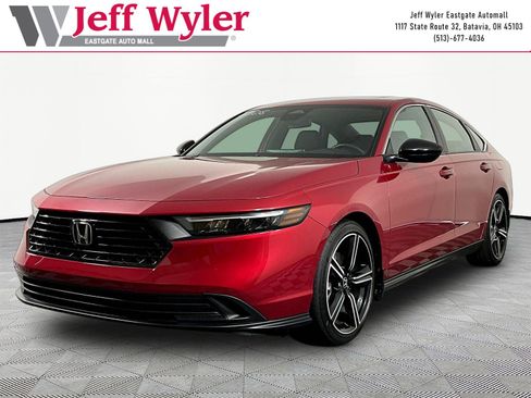 Used 2025 Honda Accord Sport image 1