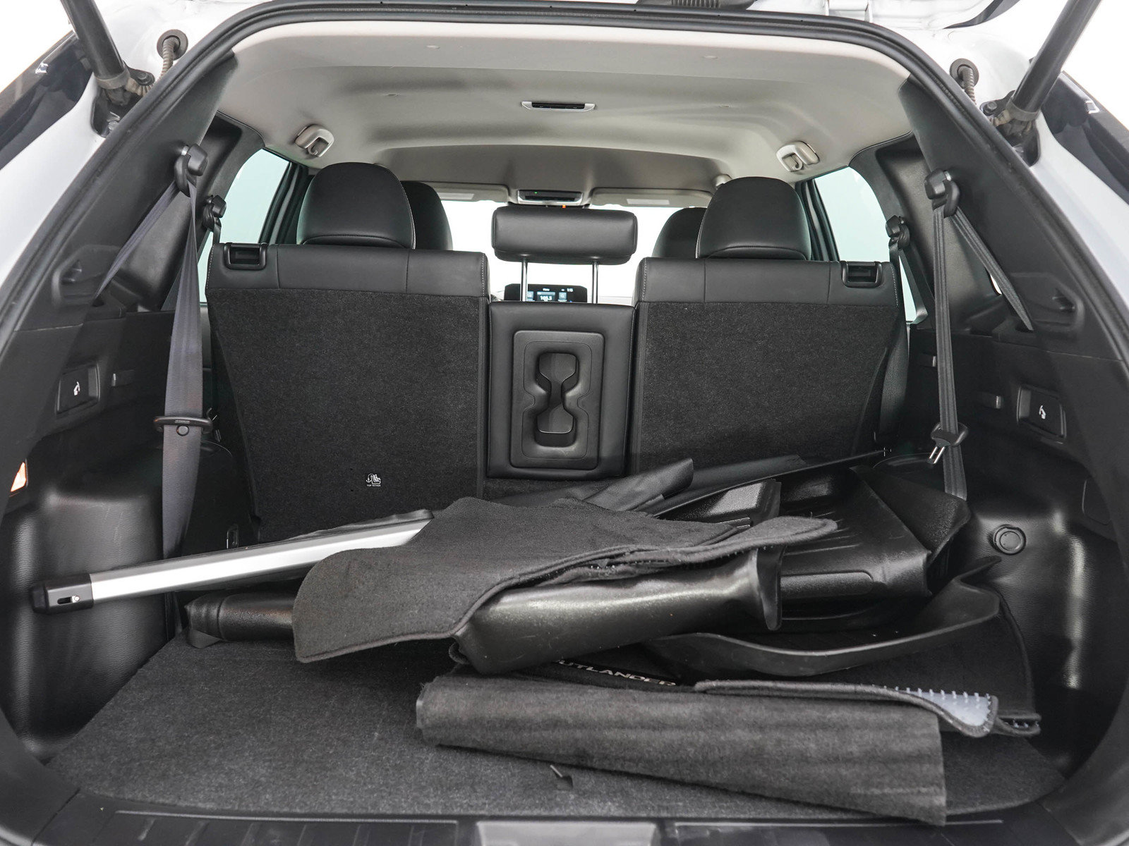 Used 2022 Mitsubishi Outlander SE AWD/4WD image 9