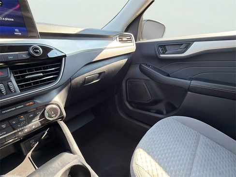 Used 2022 Ford Escape SE w/ SE Sport Appearance Package image 40