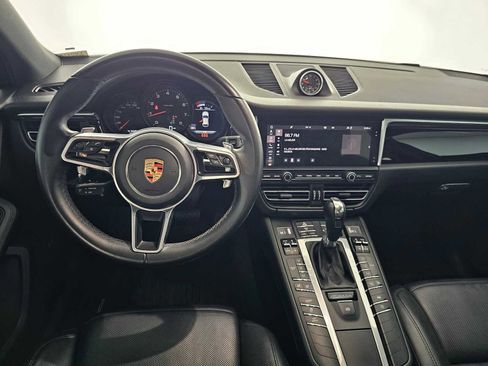 Used 2021 Porsche Macan image 18