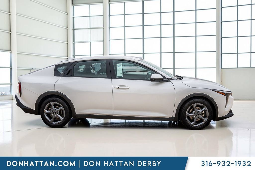 Used 2025 Kia K4 FWD image 27