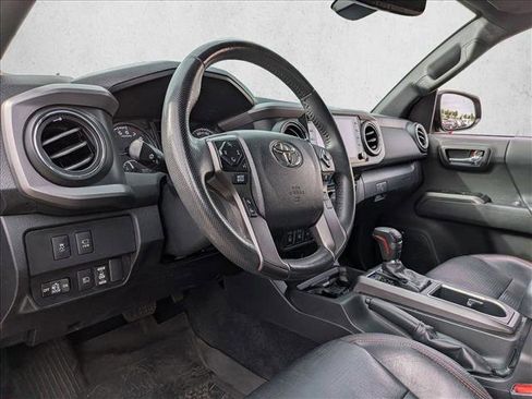 Used 2022 Toyota Tacoma TRD Pro AWD/4WD image 9