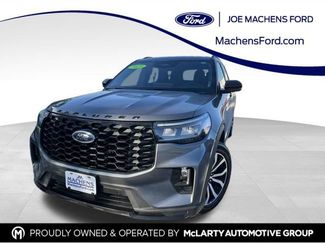 Used 2025 Ford Explorer ST-Line AWD/4WD video 1