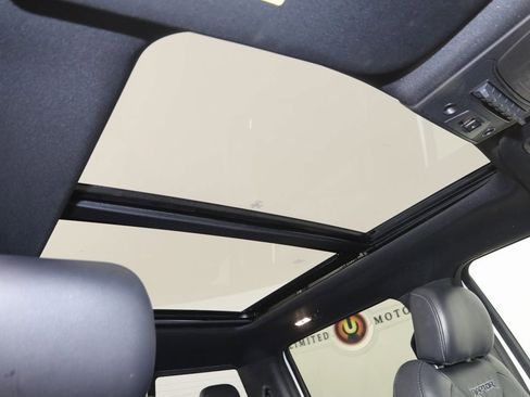 Used 2018 Ford F150 Raptor w/ Equipment Group 802A Luxury image 11