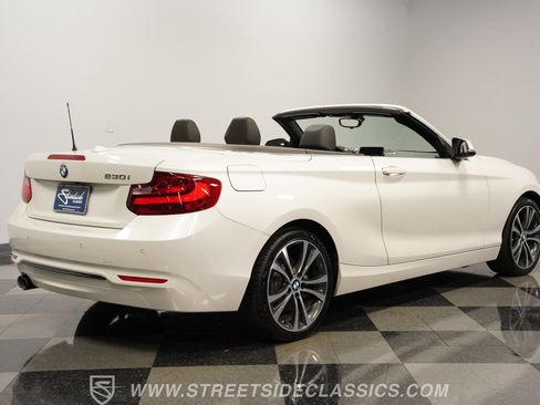 Used 2017 BMW 230i Convertible image 12