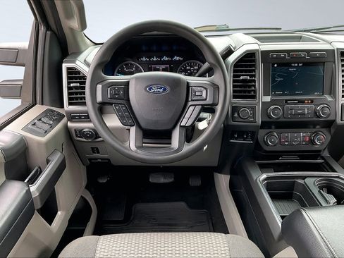 Used 2019 Ford F250 XLT w/ XLT Premium Package image 5