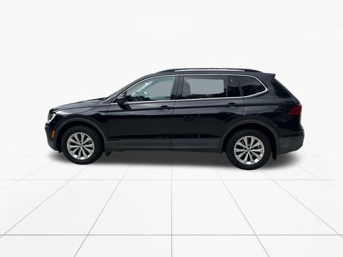 Used 2019 Volkswagen Tiguan SE w/ Panoramic Sunroof Package FWD image 4