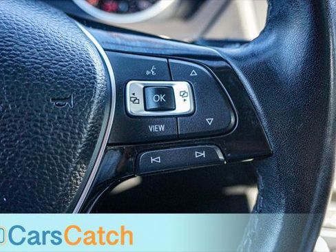 Used 2019 Volkswagen Tiguan SE image 28