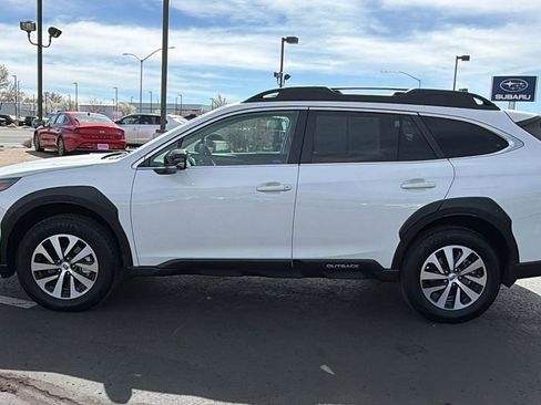 Used 2025 Subaru Outback Premium image 6