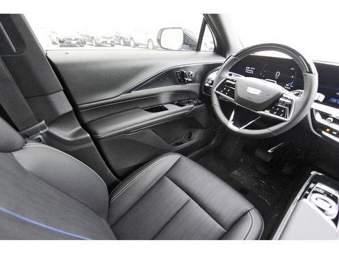 New 2026 Cadillac Lyriq Luxury image 8