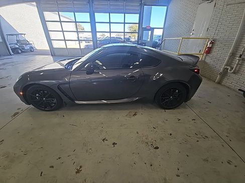 Used 2023 Toyota GR86 Premium image 10